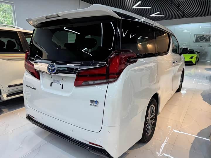 Фото 5 - Toyota Alphard