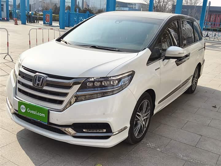 Фото 1 - Honda Elysion