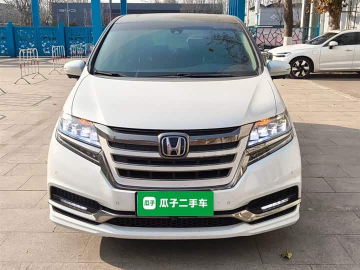 Фото 3 - Honda Elysion