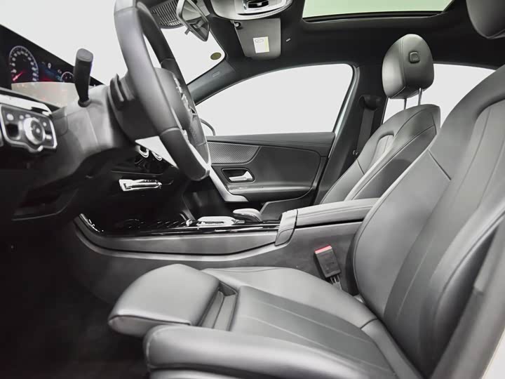 Фото 6 - Mercedes-Benz A-Class