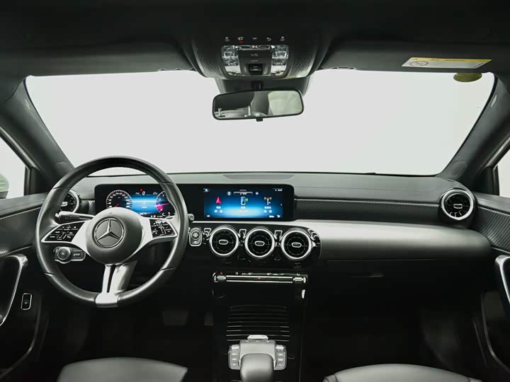 Фото 8 - Mercedes-Benz A-Class