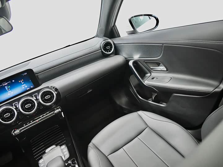 Фото 9 - Mercedes-Benz A-Class