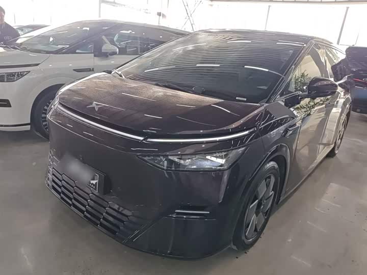 Фото 2 - XPeng X9