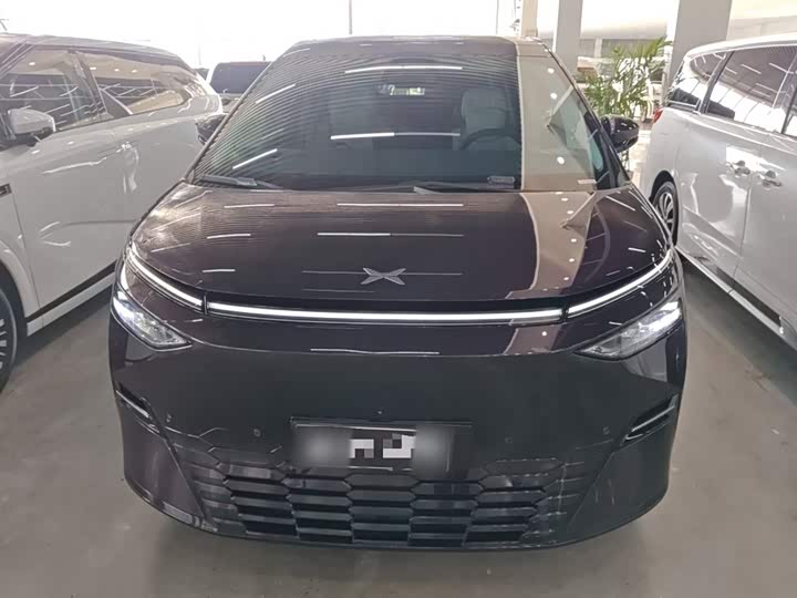 Фото 3 - XPeng X9