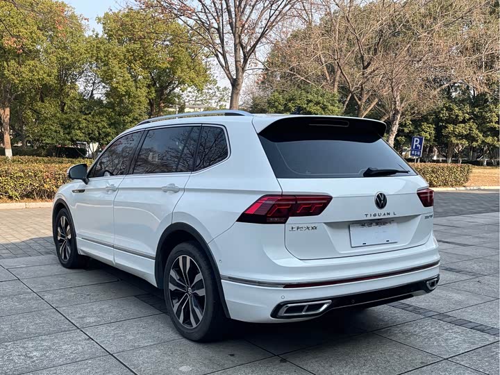 Фото 7 - Volkswagen Tiguan L Pro