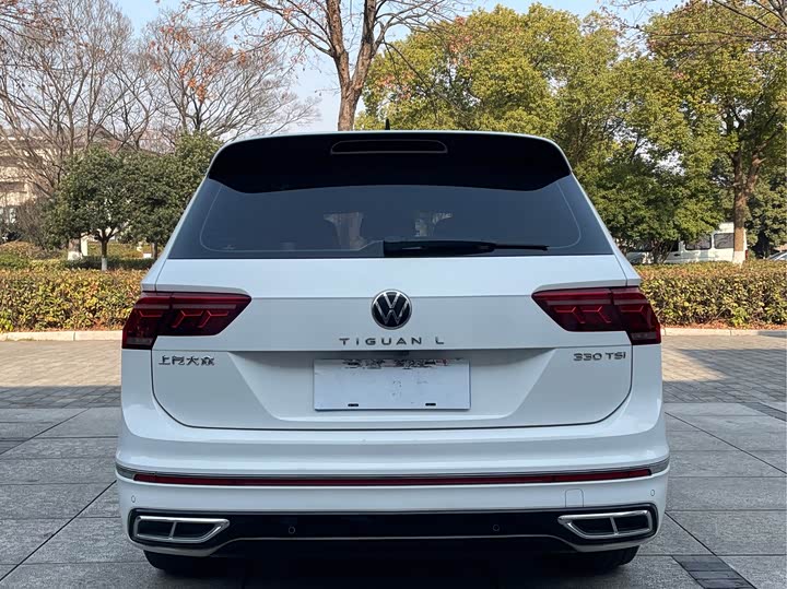 Фото 8 - Volkswagen Tiguan L Pro