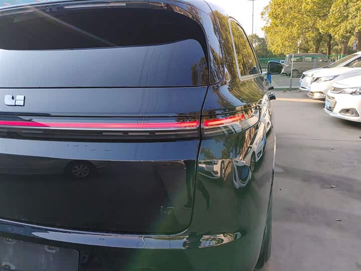 Фото 8 - LiXiang L7