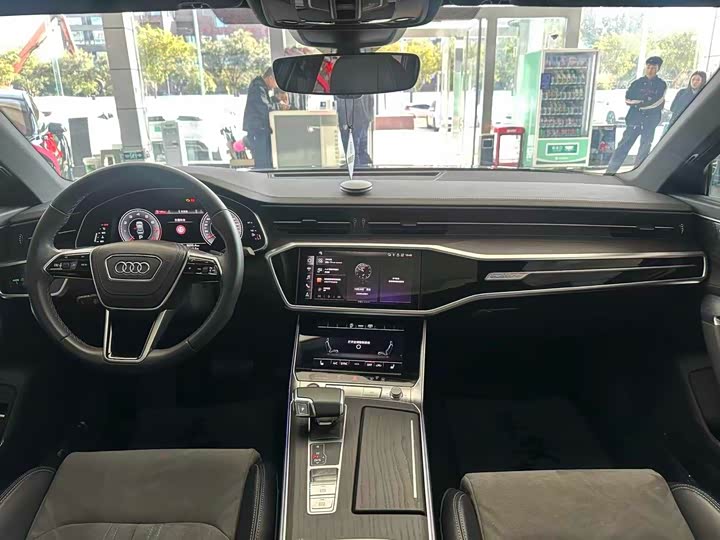 Фото 5 - Audi A6L