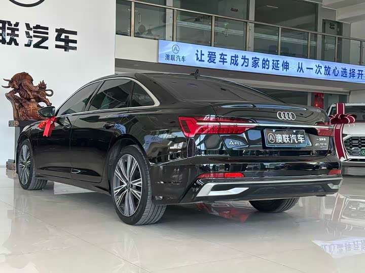 Фото 9 - Audi A6L