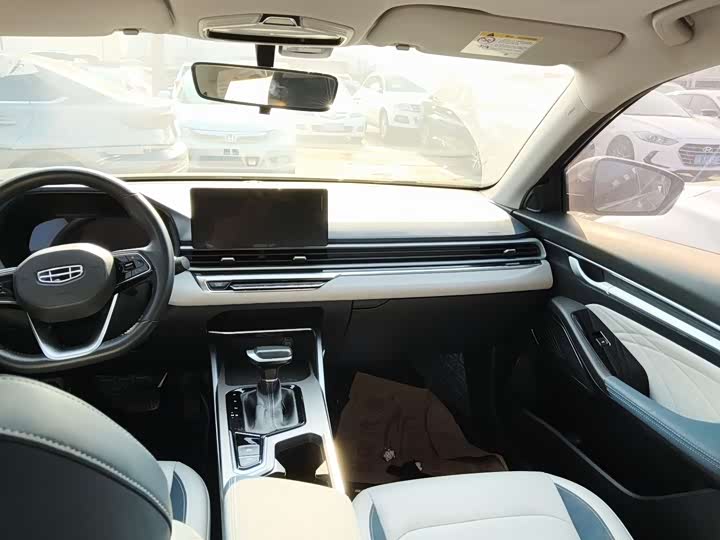 Фото 5 - Geely Emgrand