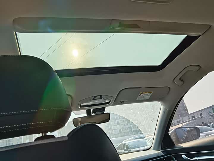 Фото 8 - Geely Emgrand