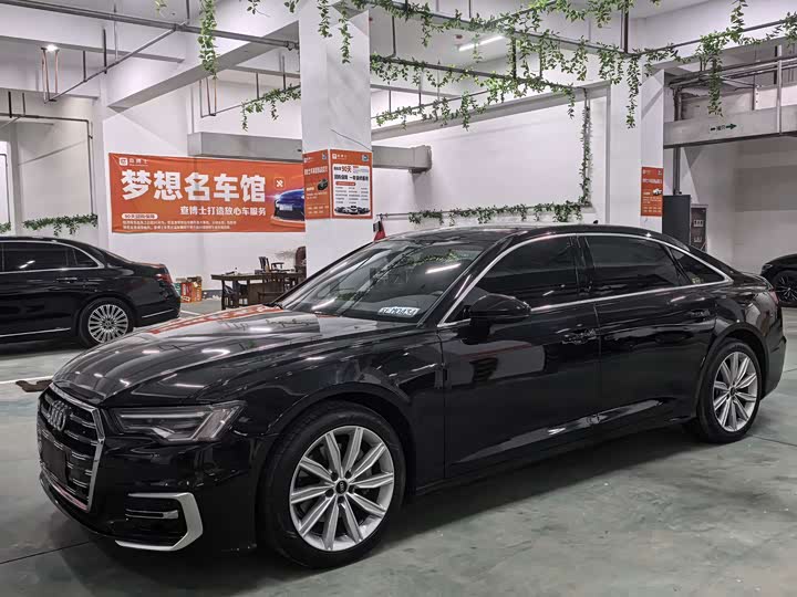 Фото 1 - Audi A6L