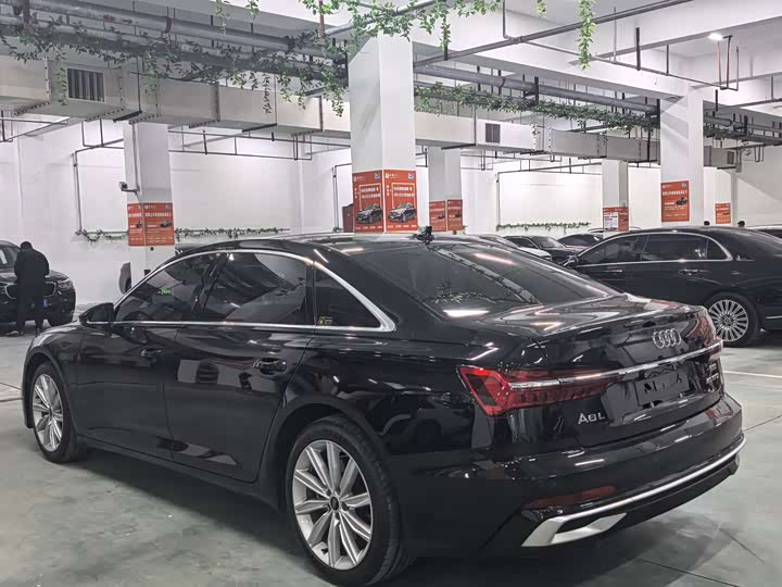 Фото 5 - Audi A6L