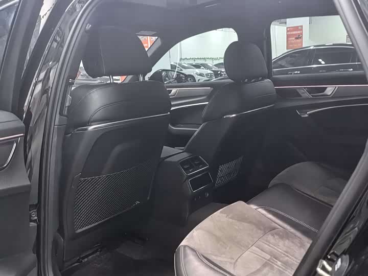 Фото 7 - Audi A6L