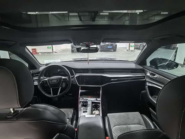 Фото 8 - Audi A6L