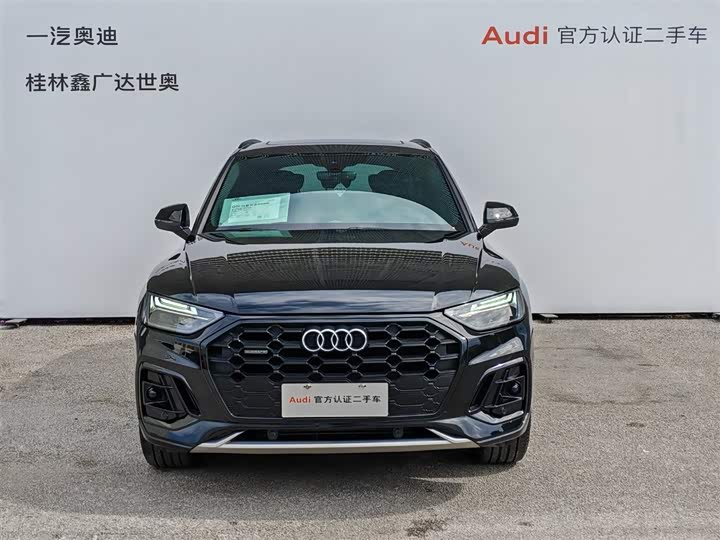 Фото 2 - Audi Q5L
