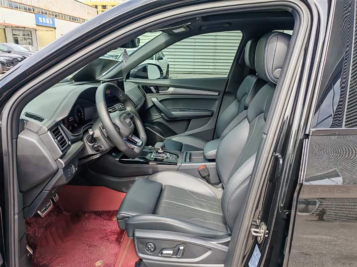 Фото 7 - Audi Q5L