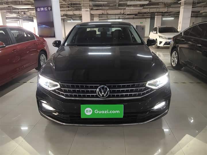 Фото 3 - Volkswagen Magotan