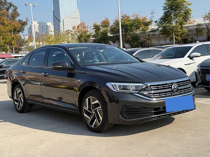 Фото 3 - Volkswagen Sagitar L