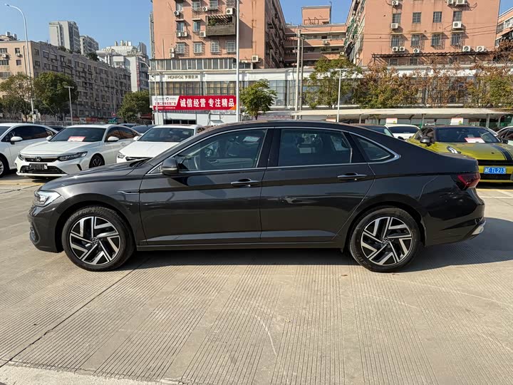 Фото 4 - Volkswagen Sagitar L