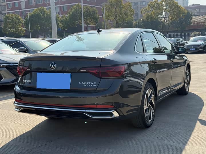 Фото 7 - Volkswagen Sagitar L