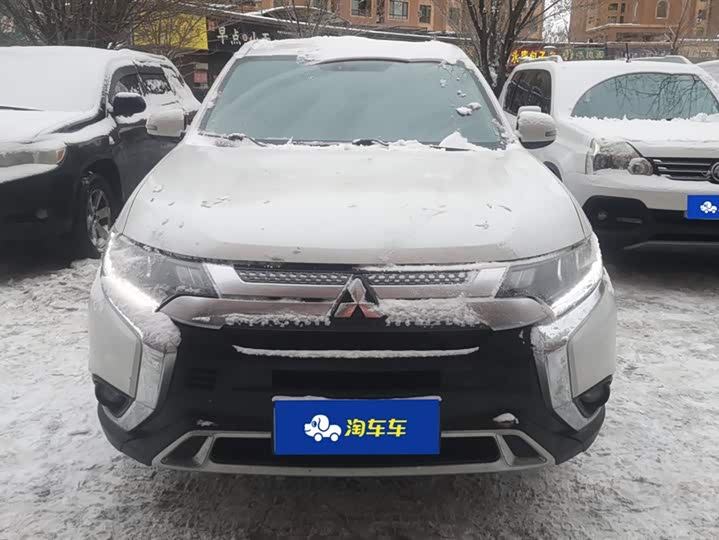 Фото 2 - Mitsubishi Outlander