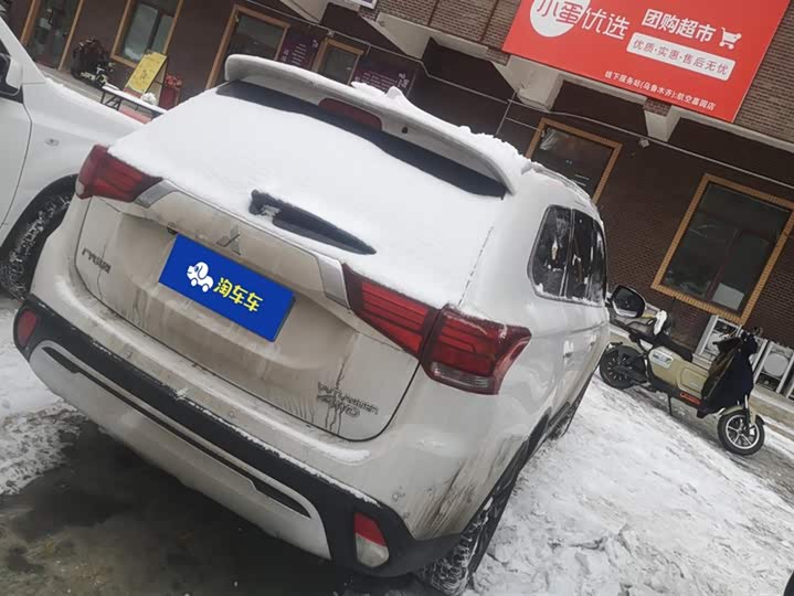 Фото 3 - Mitsubishi Outlander