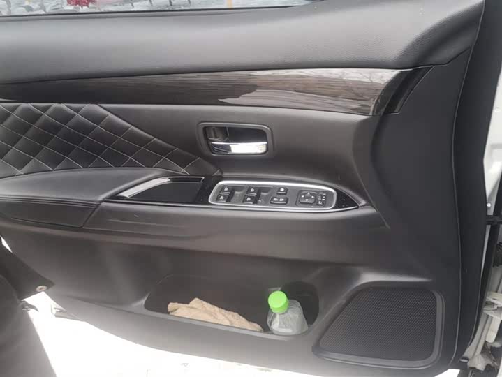 Фото 7 - Mitsubishi Outlander