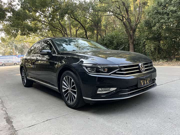 Фото 3 - Volkswagen Magotan