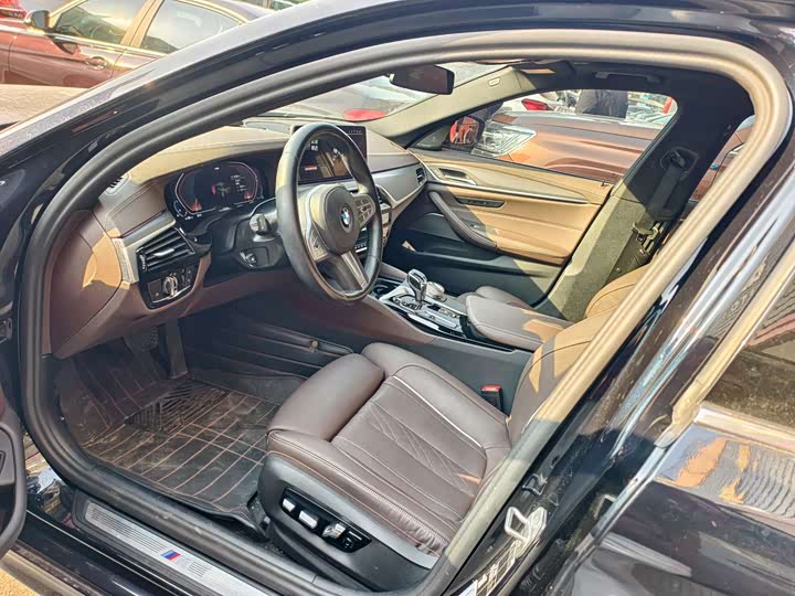 Фото 3 - BMW 5 Series