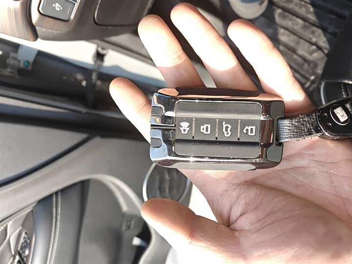 Фото 9 - Tank 300