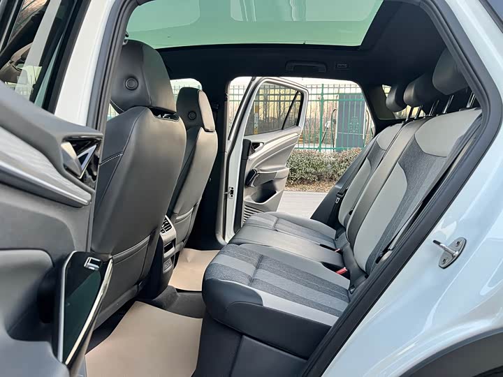 Фото 8 - Volkswagen ID.4 Crozz