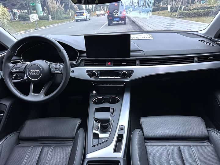 Фото 7 - Audi A4L