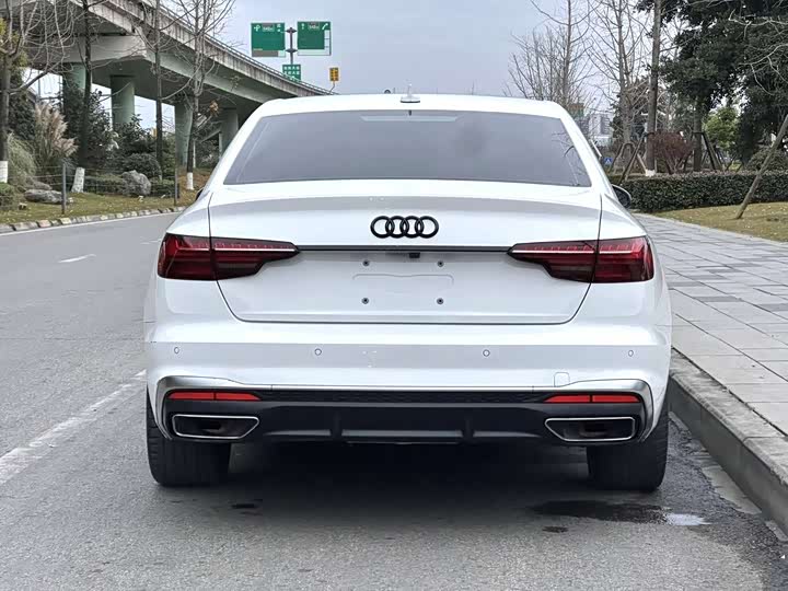 Фото 9 - Audi A4L