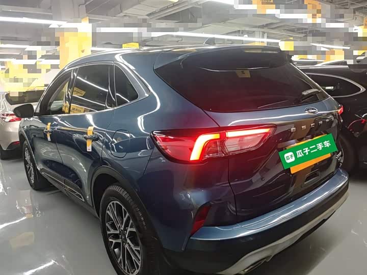 Фото 5 - Ford Escape