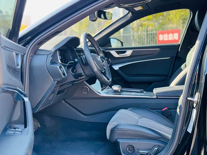 Фото 4 - Audi A6L