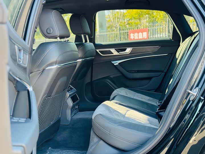 Фото 6 - Audi A6L