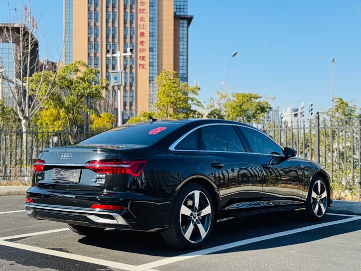 Фото 7 - Audi A6L