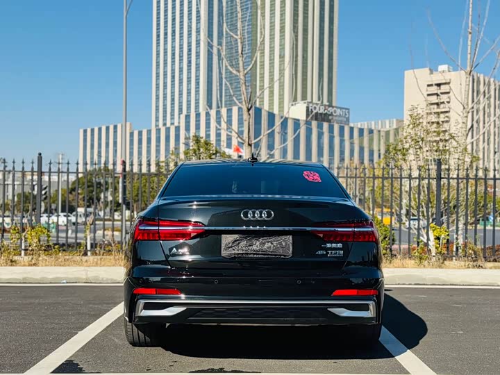 Фото 8 - Audi A6L