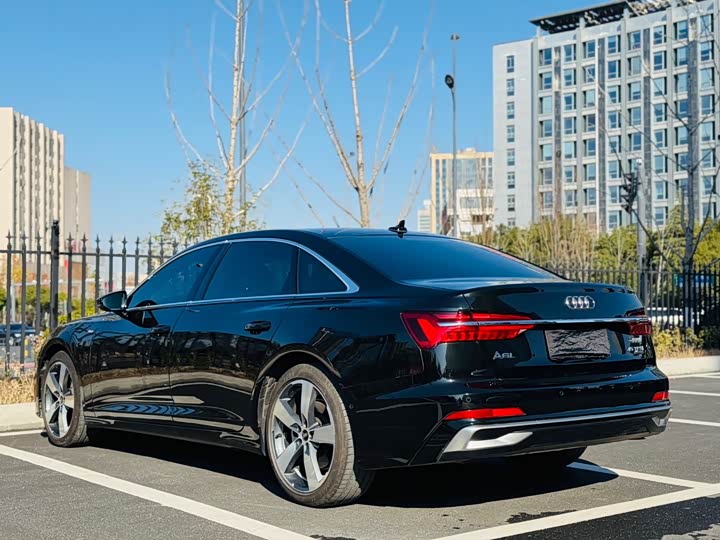 Фото 9 - Audi A6L