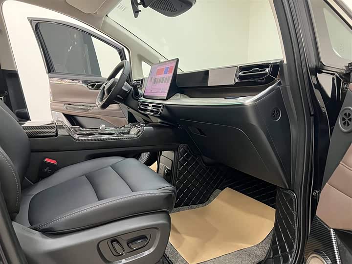 Фото 7 - GAC Trumpchi E8