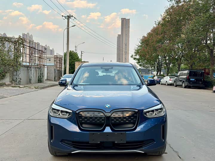 Фото 2 - BMW iX3