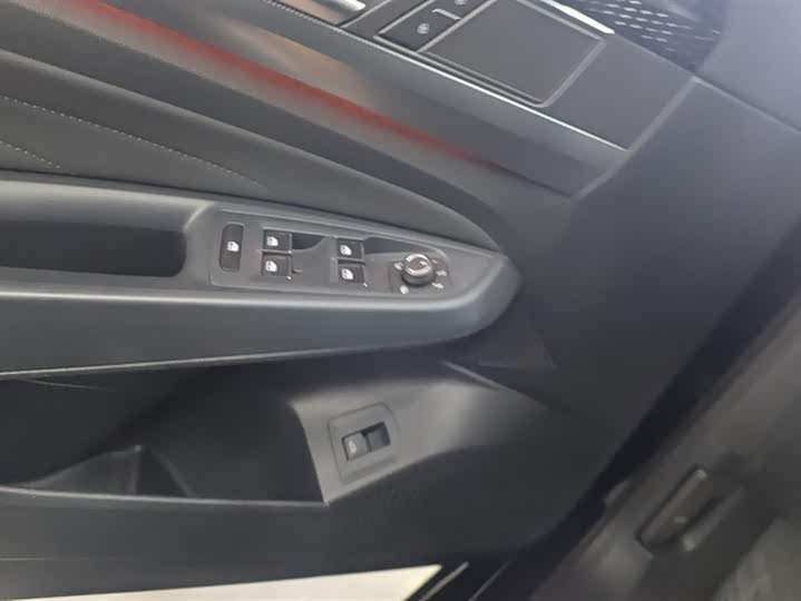 Фото 7 - Volkswagen Passat