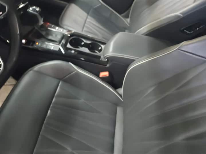 Фото 9 - Volkswagen Passat