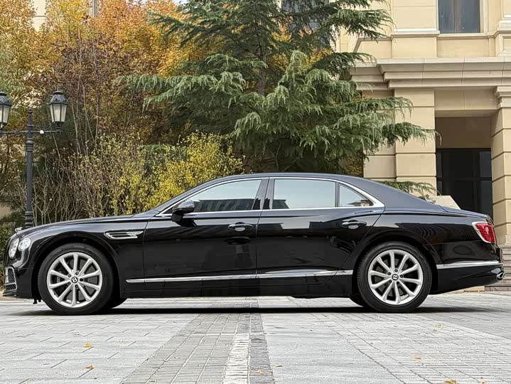 Фото 4 - Bentley Flying Spur