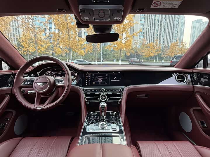 Фото 9 - Bentley Flying Spur