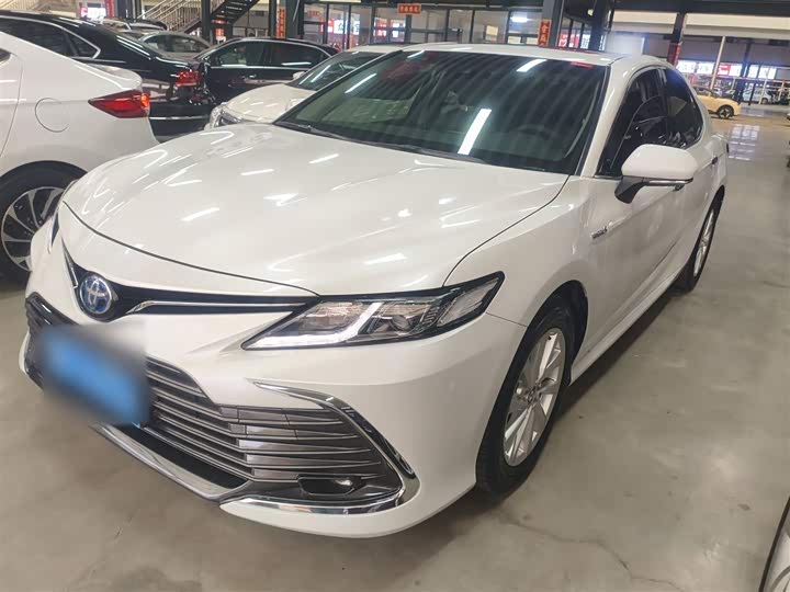 Фото 1 - Toyota Camry