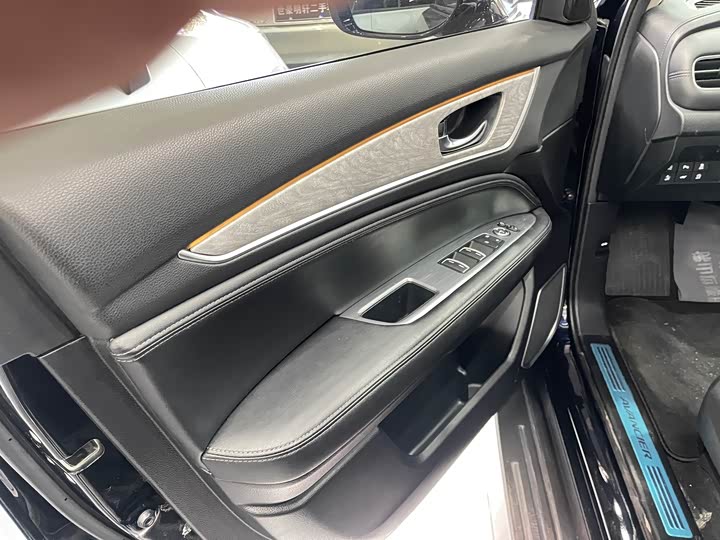 Фото 8 - Honda Avancier