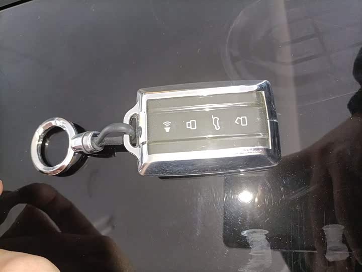 Фото 9 - Tank 300