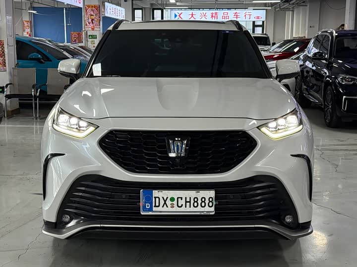 Фото 2 - Toyota Crown Kluger